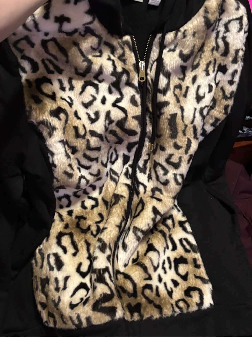 Faux Fur Leopard-Print Hooded Jacket - Black and Tan